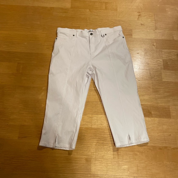 Simon Chang Pants - Simon Chang White Capris